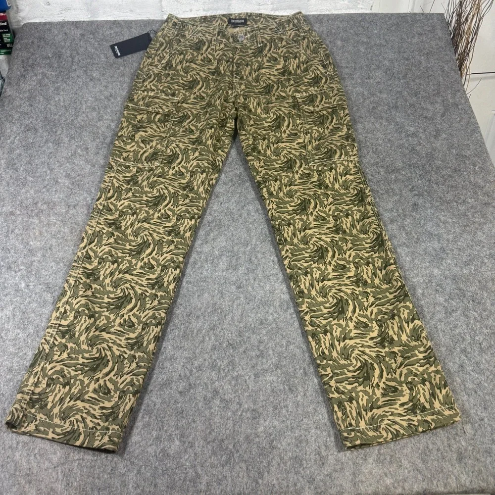 True Religion Mens Abstract Swirl Camo Cargo Pants Green Tan Size 28 NWT